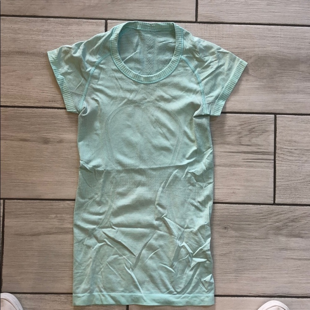 Lululemon T-shirt